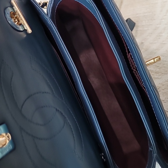 Chanel  Trendy CC Medium  Navy  Quilted Shoulder Bag - Picture 12 of 15